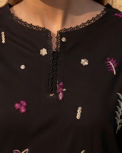 Winter stuff Diana Embroidered - 3 Pieces