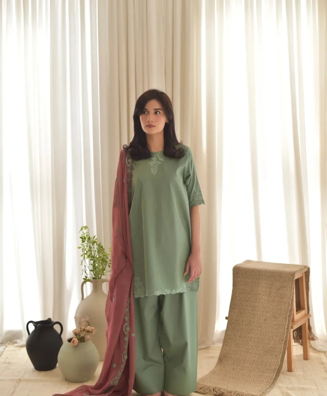 Winter stuff Zola Embroidered 3pc