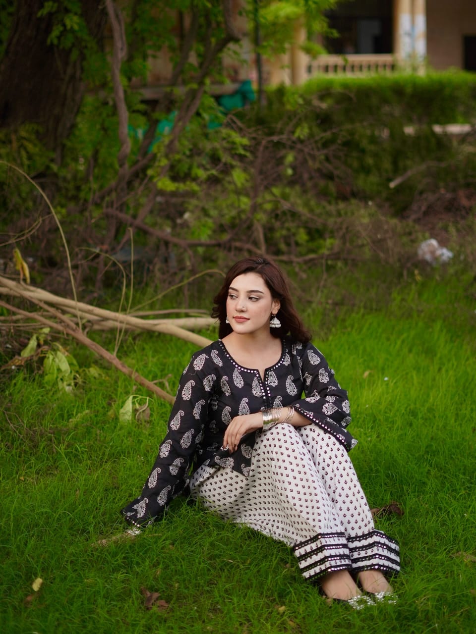 MAHRO 2-PIECE Stitched Dress. (Farshi Shalwar)